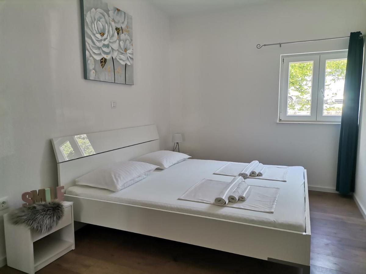 Apartmani Radić Primosten Bagian luar foto
